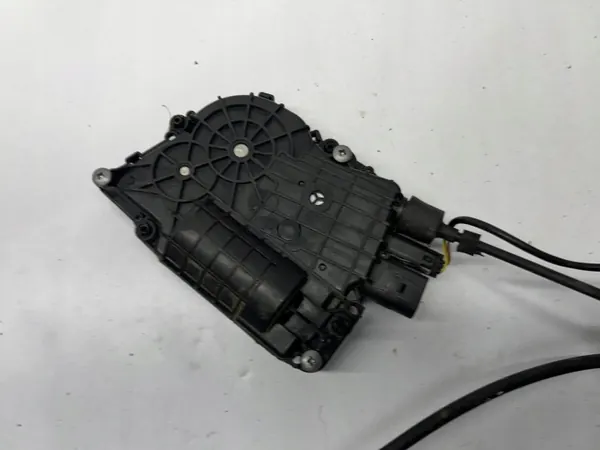Motor de tracción puerta trasera BMW OEM 7185688 - Usado image 8