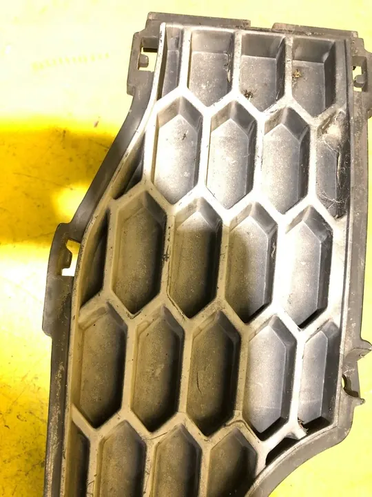 Chevrolet Captiva 2007 Rejilla de parachoques delantero izquierda image 2