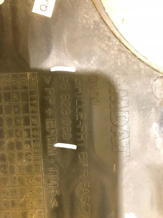 Chevrolet Captiva 2007 Rejilla de parachoques delantero izquierda image 6