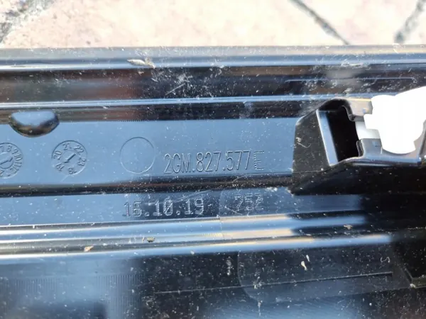 Gebrauchte VW T-Cross Heckklappenblende OEM 2GM827577E image 5