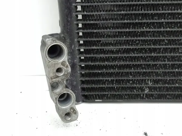 BMW 3 E90 E91 2006 Kylmäainekondensaattori / AC-radiatori OEM 6930039 image 2