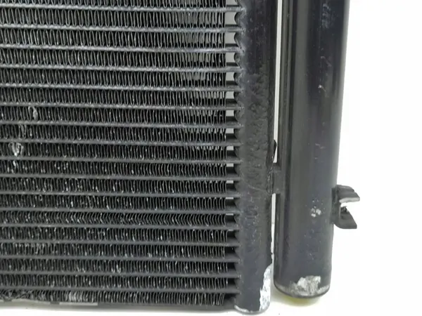 BMW 3 E90 E91 2006 Kylmäainekondensaattori / AC-radiatori OEM 6930039 image 4