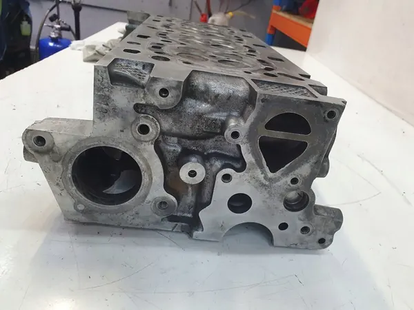 Cabeza de cilindro Renault Master 2.3 DCI image 6