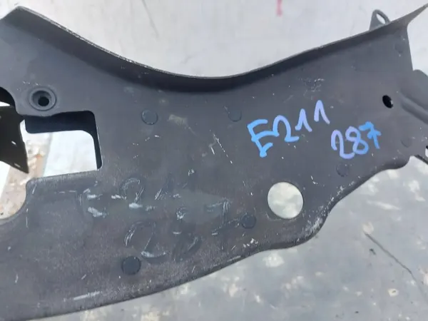 Mercedes-Benz E-klass 211 Vänster strålkastarfäste OEM KOL7979 image 3