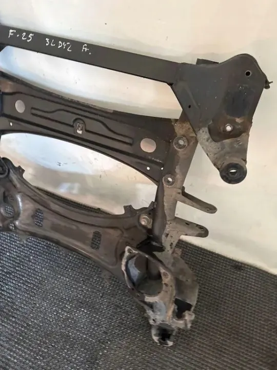 Subchassi dianteiro BMW X3 F25 OEM 6787915 - Usado image 3