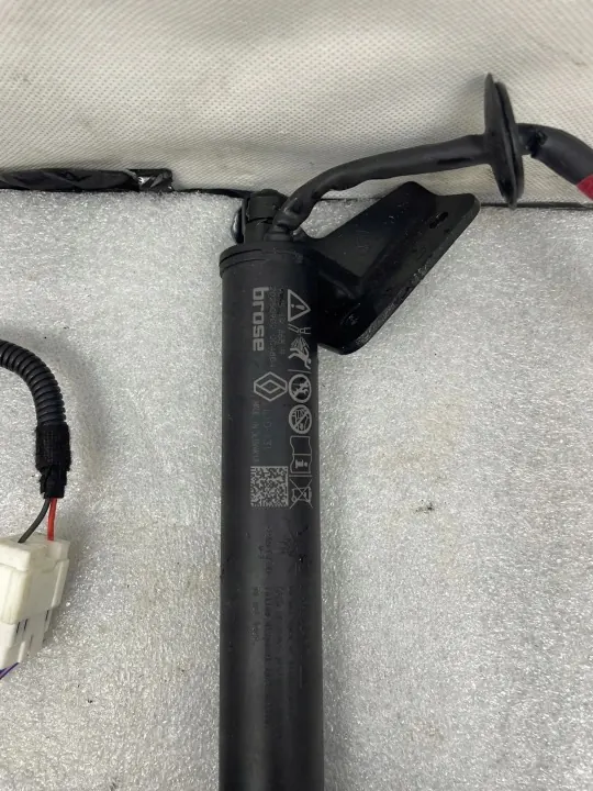 OEM 904519468R achterklepactuatorset voor Renault Austral image 7