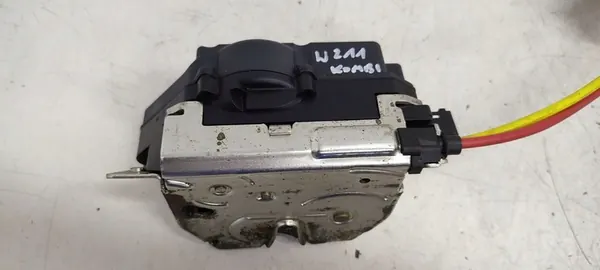 Baklucka Lås Mercedes E W211 Kombi Europa A2117400535 image 2