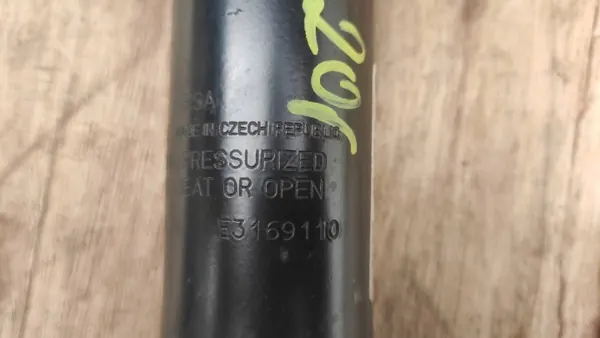 Rechter Hinterer Stoßdämpfer OEM 9823286480 Peugeot image 4