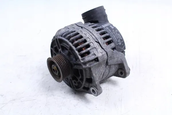 Vaihtovirtageneraattori Audi A6 4.2i OE 077903015L image 2
