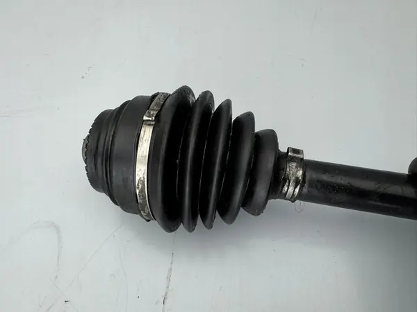 BMW G30 G31 G11 G12 XDrive Front Right Half Shaft AU866467602 image 3