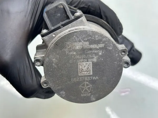 CHRYSLER PACIFICA 3.6 HYBRID 2021- VATTEN CIRCULATIONSPUMP 68237837AA image 7