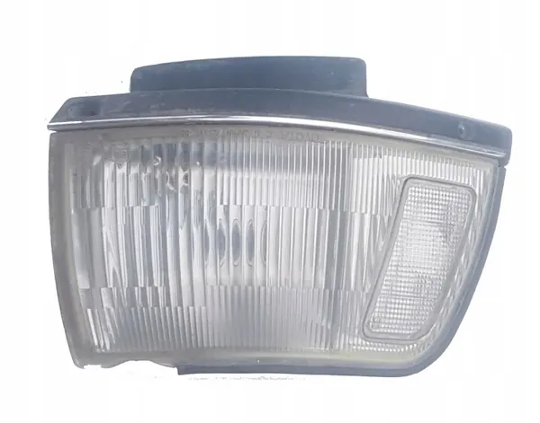 Etupositiovalo oikea OEM 8161032070 Toyota Camry image 2