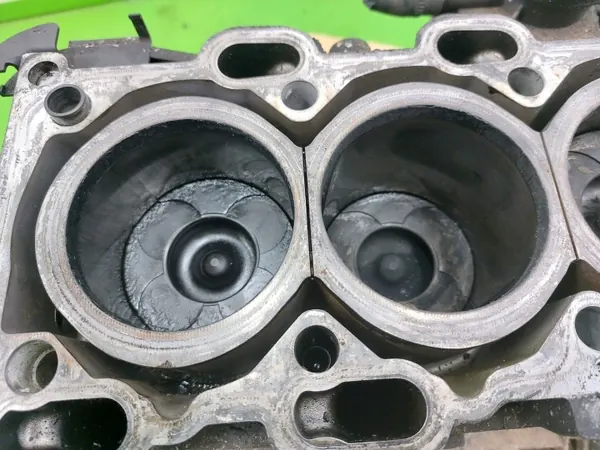 Volvo moottorilohko D5244T 2.4 Diesel S60 I 2000-2010 image 4