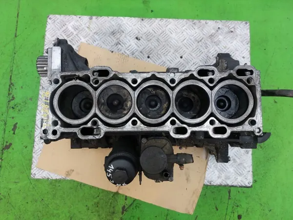 Volvo moottorilohko D5244T 2.4 Diesel S60 I 2000-2010 image 9