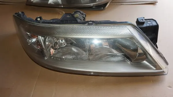 Farol Xenon com Ballast Renault Laguna II OEM image 2