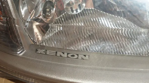 Farol Xenon com Ballast Renault Laguna II OEM image 3