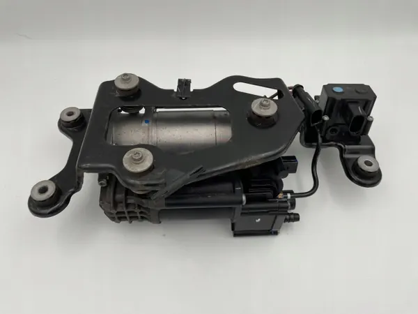 BMW X6 E71 Jousituskompressori OEM 4430200231 image 4