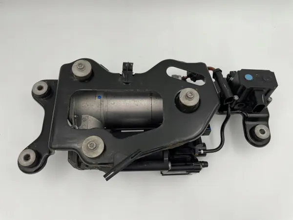 BMW X6 E71 Jousituskompressori OEM 4430200231 image 5