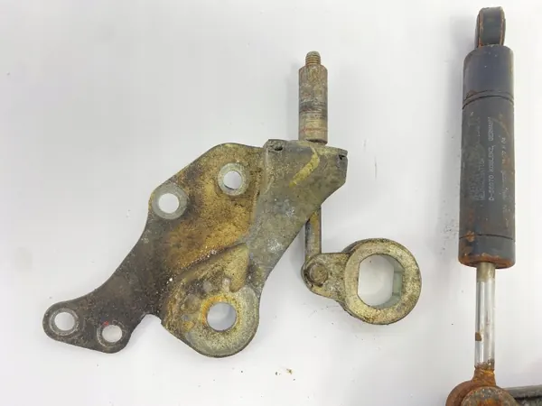 Tensor de Correa Mercedes W124 OEM 1032000236 Usado image 10
