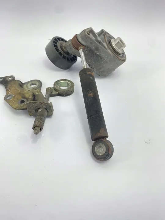 Tensor de Correa Mercedes W124 OEM 1032000236 Usado image 3
