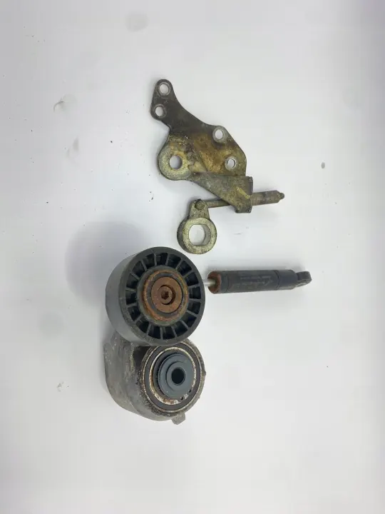 Tensor de Correa Mercedes W124 OEM 1032000236 Usado image 7