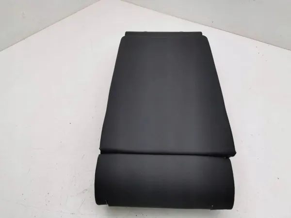 Audi A3 8Y 2023 Hintere Armlehne OEM AMD123844 image 6