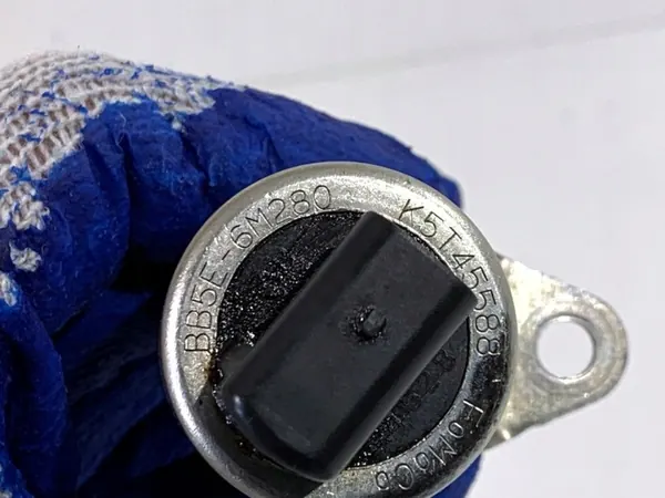 Solenoïde de Distribution Variable OEM Jaguar XF image 4