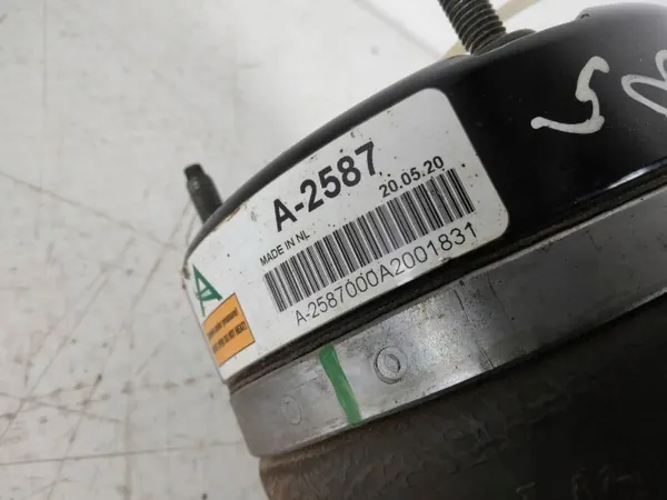 Mercedes-Benz Luftfjädring A25870004203 Fram Begagnad image 5