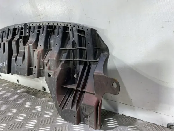 Toyota Prius etupuskurin kansi OEM 5261847010 image 4