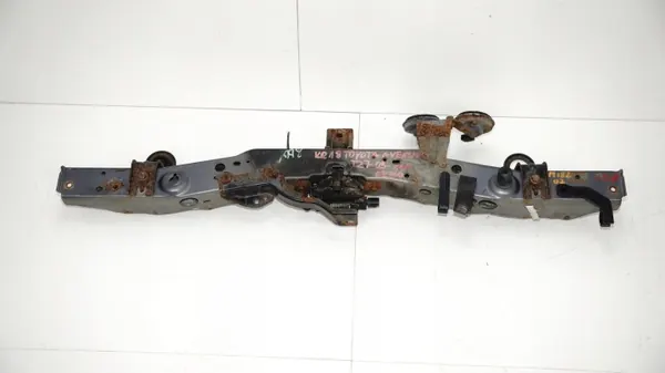 OEM 360161563 Etu-ylävyö Toyota Avensisille image 4