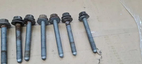 SRUBYQ58RR Tornillos suspensión delantera para Audi Q5 image 4