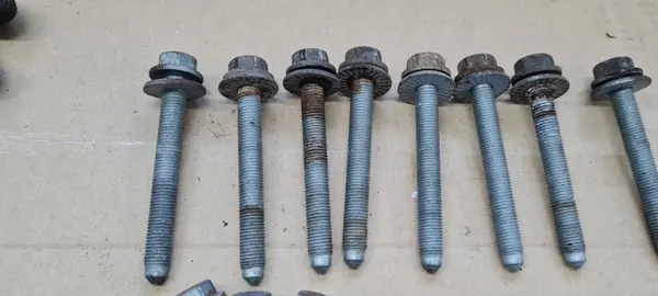 SRUBYQ58RR Tornillos suspensión delantera para Audi Q5 image 5