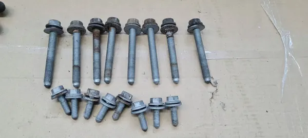 SRUBYQ58RR Tornillos suspensión delantera para Audi Q5 image 8
