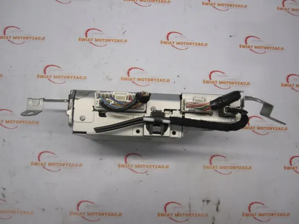 Mazda 3 III Radion Viritin OEM BHS366DRX - Käytetty image 4