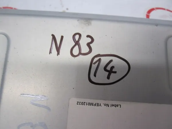 Mazda 3 III Radion Viritin OEM BHS366DRX - Käytetty image 9