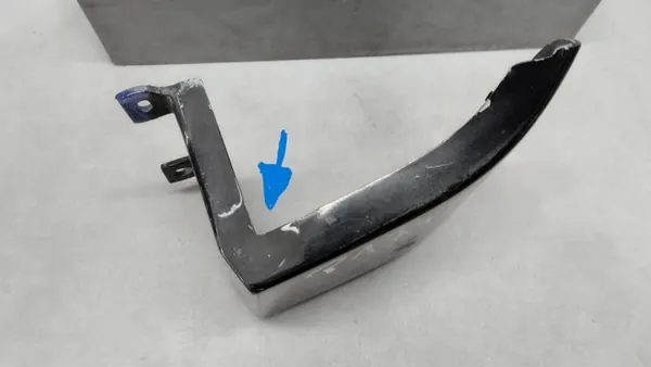 Rechte hintere Eckleiste OEM A6396940825K2 Mercedes image 4