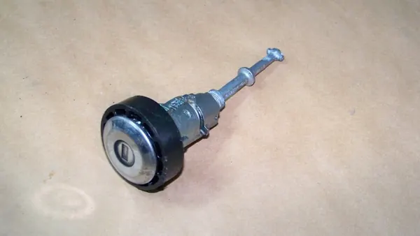 Twingo 3 Vänster Dörrlåscylinder OEM Begagnad image 2