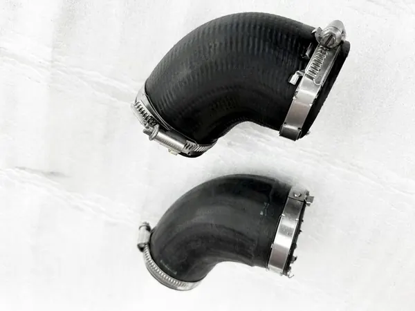 Intercooler Schlauch VW T6 2.0TDI OEM 04L145822F image 2