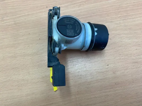 VW Passat B8 AdBlue-pump OEM F01C070012 Begagnad image 7