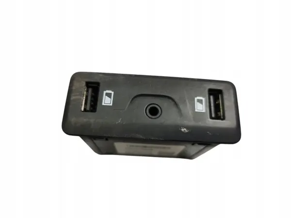 USB/AUX-aansluiting OEM 280237588R voor Renault image 2