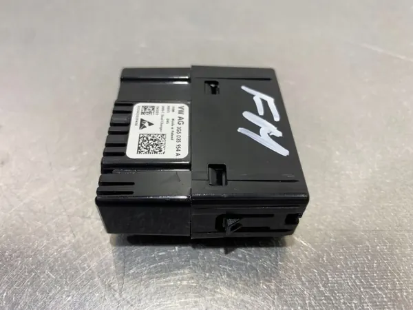 Cupra Formentor 2024 Heck-USB-Anschluss OEM 3G5035954A image 3