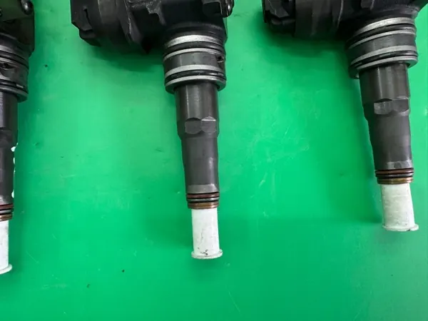 Pompe à injection OEM 038130073B pour SEAT ALTEA XL image 3