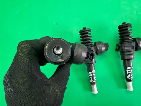 Pompe à injection OEM 038130073B pour SEAT ALTEA XL image 7