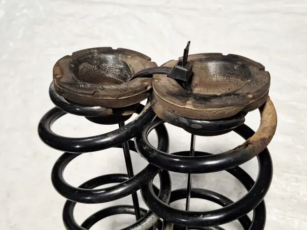 OEM 6R0 Bakfjädringar - Par Vänster Höger image 4