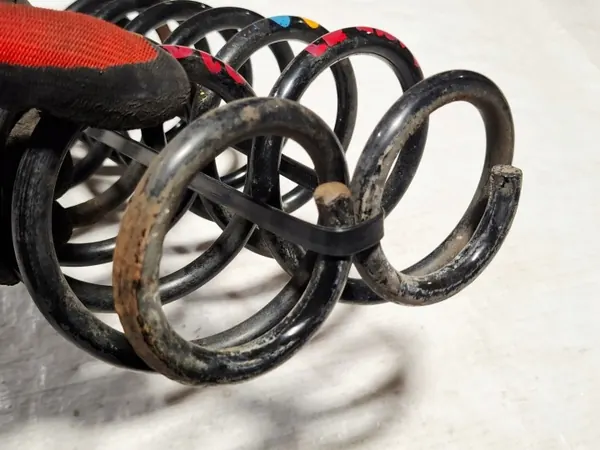 OEM 6R0 Bakfjädringar - Par Vänster Höger image 6