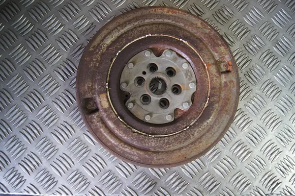 Kaksimassainen Flywheel Mercedes 1.3 A2820301400 image 3