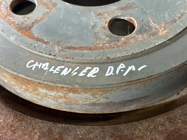 Disco de freio dianteiro completo Dodge Challenger 2017 OEM 5290537AD image 8