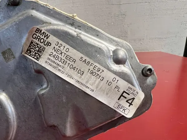Unidade de direção assistida BMW OEM 5A8FE97 - Usado image 3