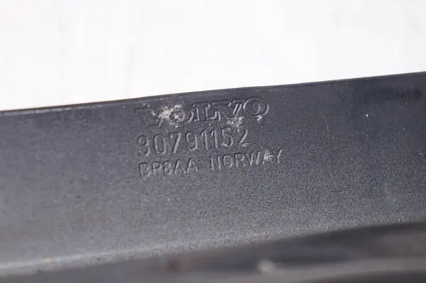 VOLVO V70 III XC70 II S80 II Etu Vahvistus 30791152 image 6