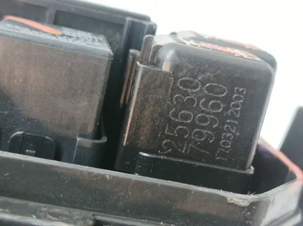 Zekering- relaiskast OEM 5907911268039 Infiniti Q50 image 3